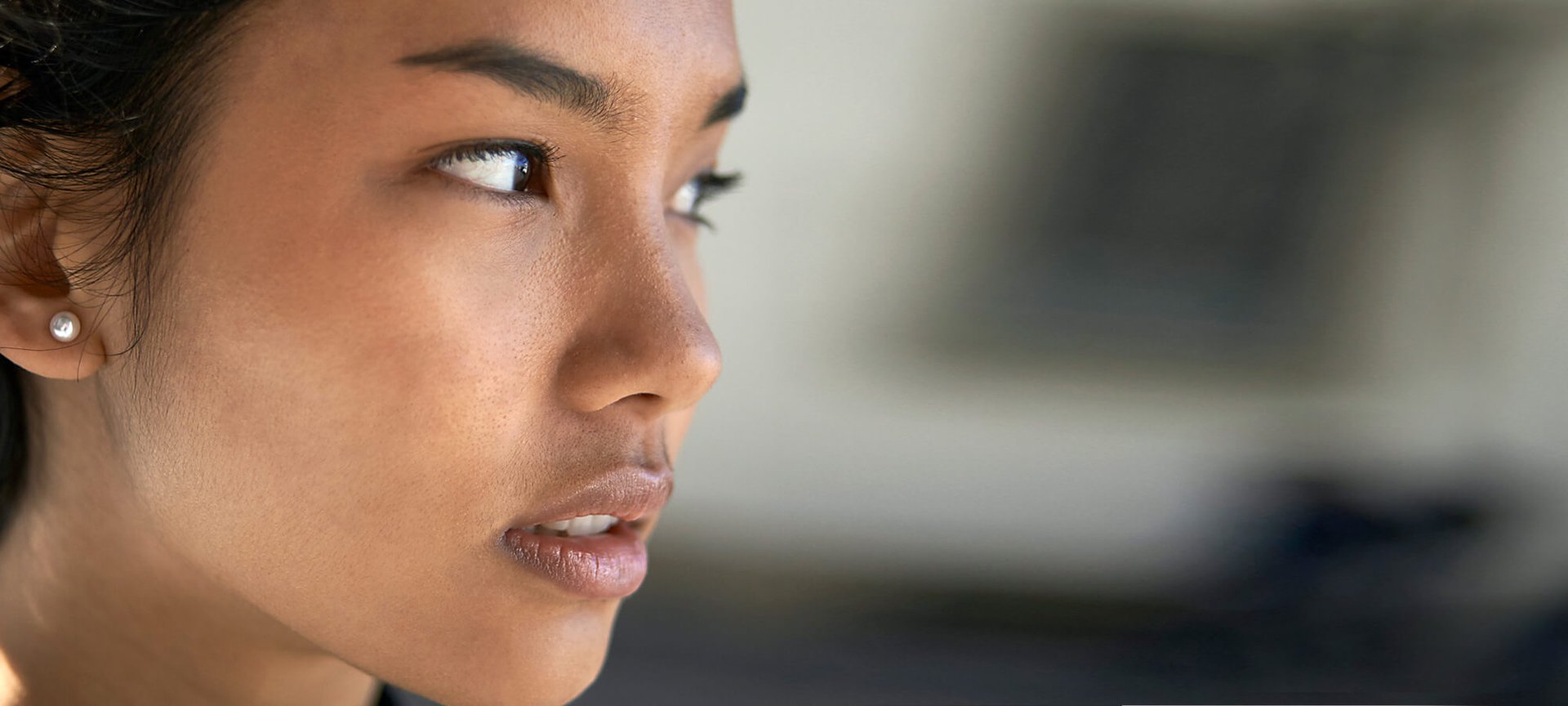 緊緻精華，應對中年危「肌」的好幫手（標題）